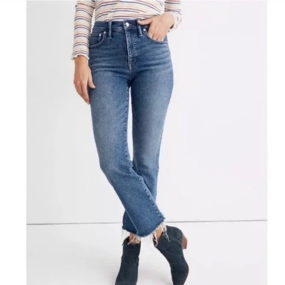 LEVI’S Wedgie Straight Raw Hem Medium Wash High Waisted Jeans - Picture 1 of 14